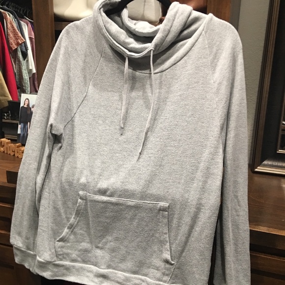 Gray pullover - Picture 2 of 4